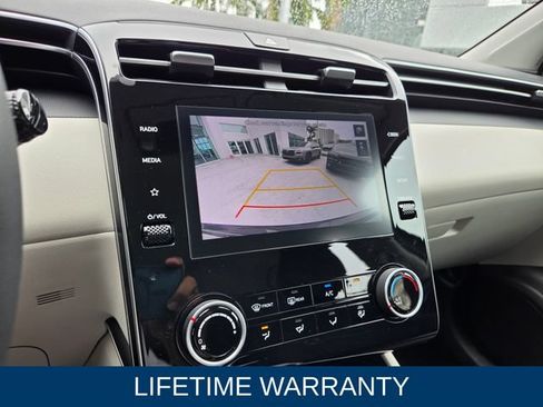 Used 2024 Hyundai Tucson SE FWD image 3