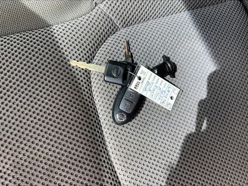 Used 2020 Nissan Frontier SV w/ Midnight Edition Floor Mats AWD/4WD image 15