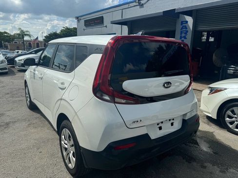 Used 2020 Kia Soul LX image 8