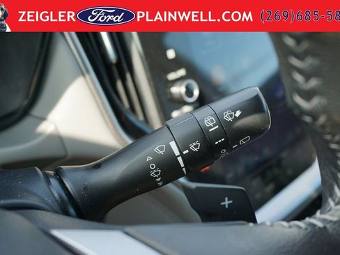 Used 2023 Subaru Outback Premium AWD/4WD image 26
