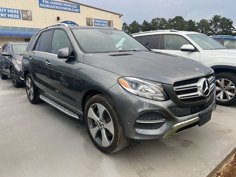 Used 2019 Mercedes-Benz GLE 400 4MATIC image 3