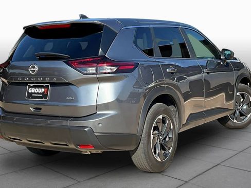 Used 2025 Nissan Rogue SV AWD/4WD image 12