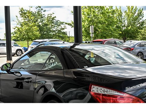 Used 2015 Mercedes-Benz SL 550 image 24