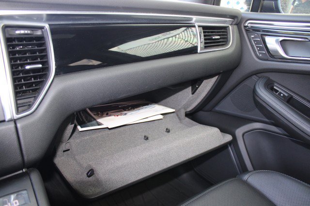 Used 2017 Porsche Macan S AWD/4WD image 47