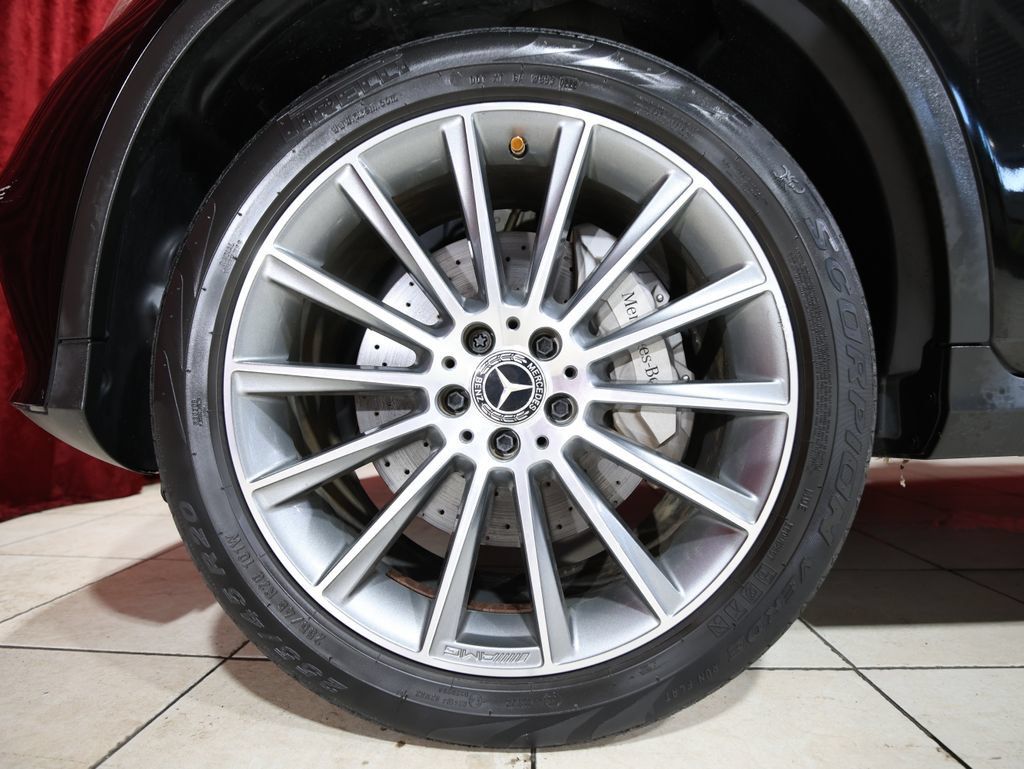 Used 2019 Mercedes-Benz GLC 300 image 7