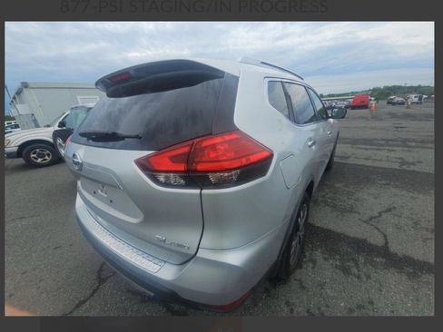 Used 2017 Nissan Rogue SL w/ SL Premium Package AWD/4WD image 2