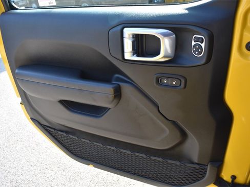 Used 2021 Jeep Wrangler Unlimited Sport image 32