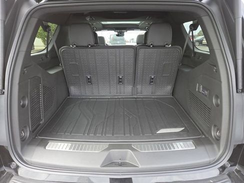 New 2026 Chevrolet Suburban High Country image 28