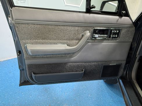 Used 1990 Jeep Cherokee Laredo RWD image 22
