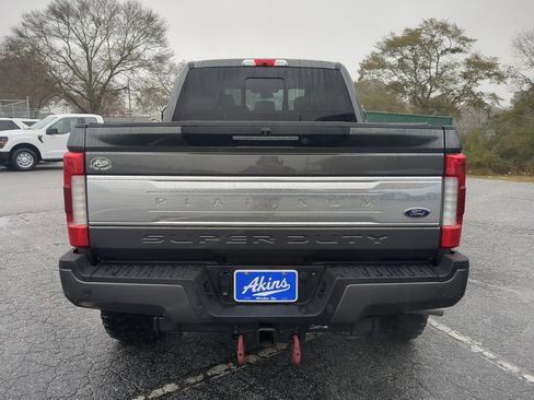 Used 2019 Ford F250 Platinum w/ Platinum Ultimate Package image 4