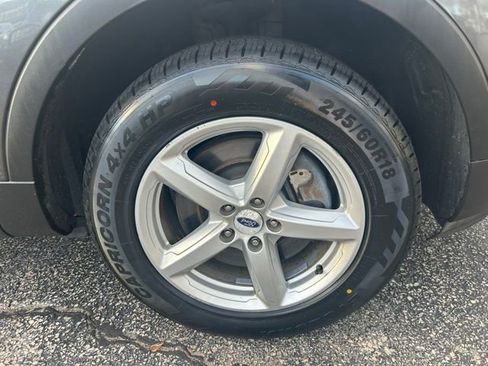 Used 2017 Ford Explorer XLT AWD/4WD image 3