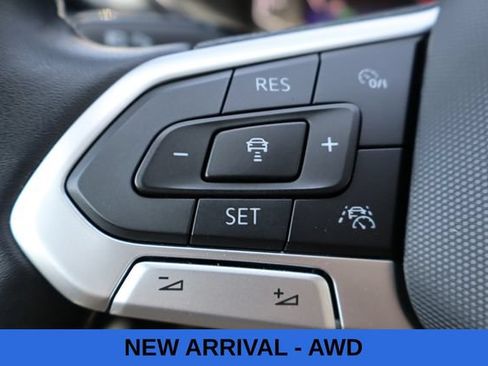 Used 2022 Volkswagen Taos SEL w/ Panoramic Sunroof Package AWD/4WD image 18