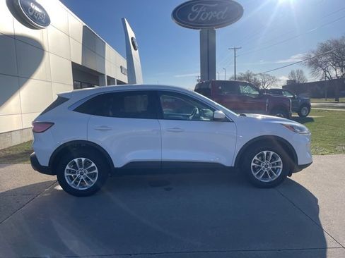 Used 2020 Ford Escape SE image 16