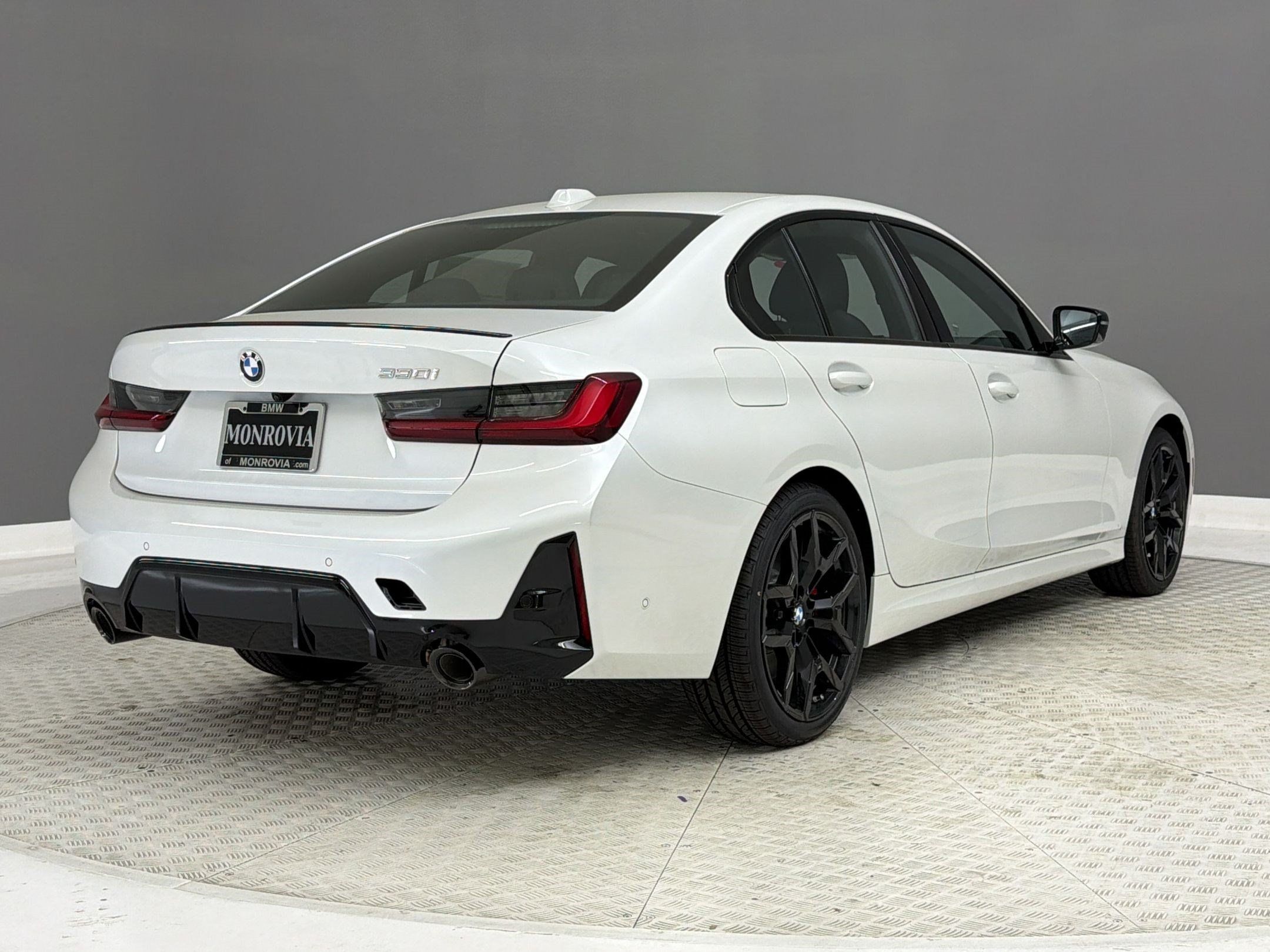 New 2026 BMW 330i Sedan w/ M Sport Package RWD image 9