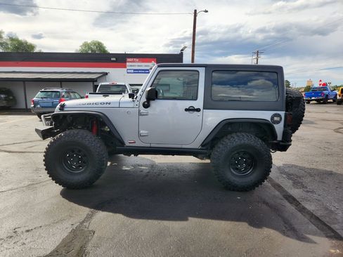 Used 2013 Jeep Wrangler Rubicon w/ PWR Convenience Group AWD/4WD image 8