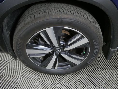 Used 2023 Nissan Rogue SL AWD/4WD image 11
