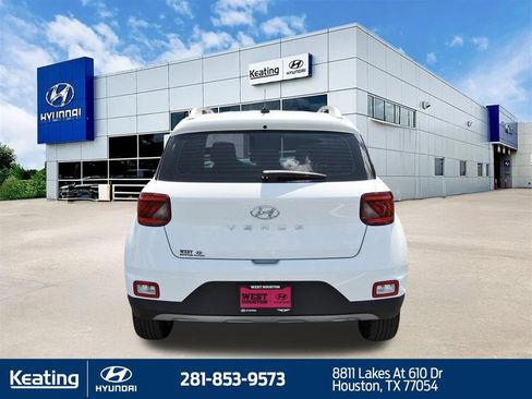 Certified 2025 Hyundai Venue SEL FWD image 6
