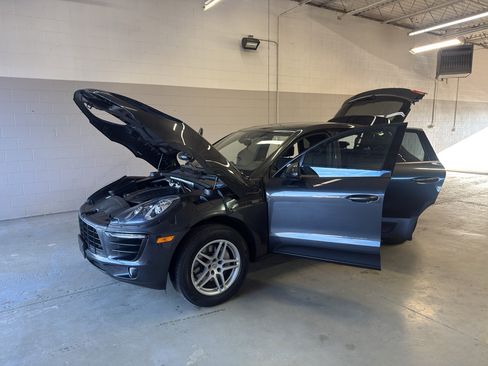 Used 2017 Porsche Macan AWD/4WD image 11