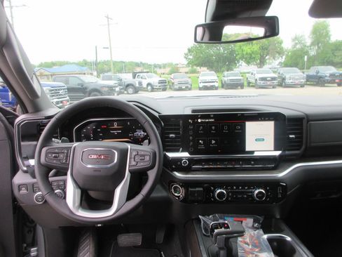 New 2026 GMC Sierra 1500 SLT w/ SLT Premium Plus Package AWD/4WD image 16