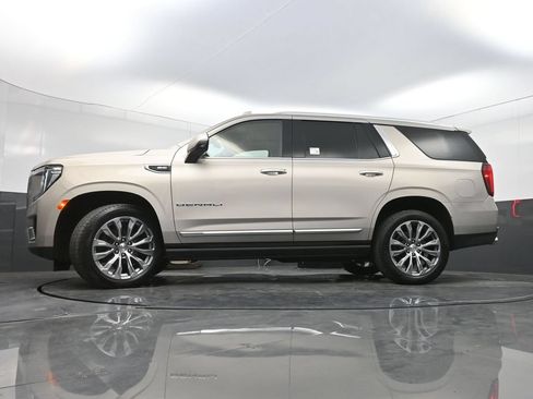 Used 2021 GMC Yukon Denali w/ Denali Premium Package RWD image 30