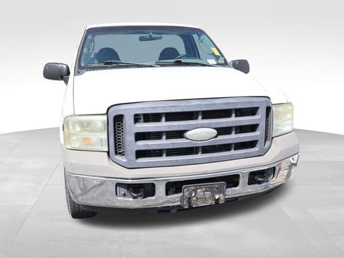 Used 2005 Ford F250 2WD Regular Cab Super Duty image 6