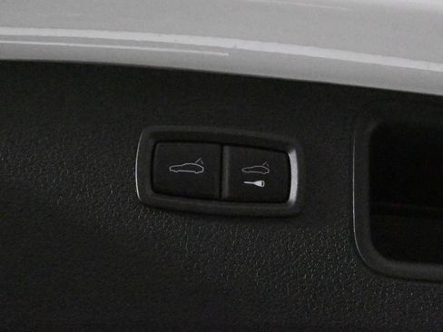 Used 2026 Porsche Macan AWD/4WD image 46