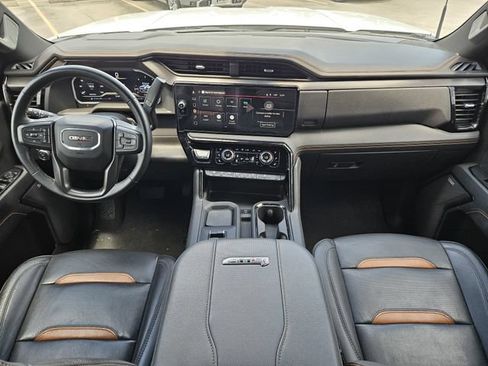Used 2024 GMC Sierra 2500 AT4 w/ AT4 Premium Plus Package AWD/4WD image 11