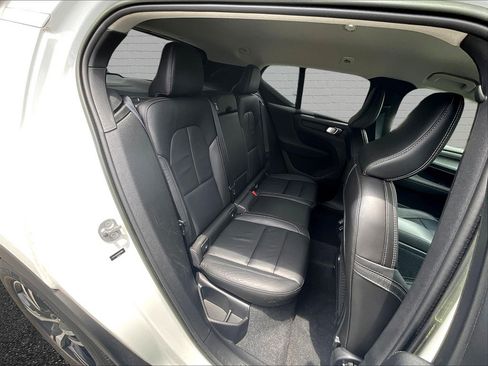 Used 2024 Volvo XC40 B5 Core AWD/4WD image 24