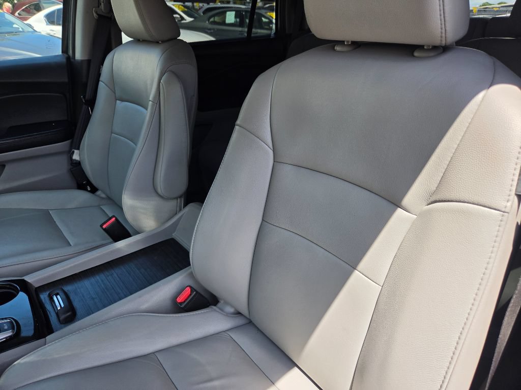 Used 2018 Honda Pilot Touring image 17