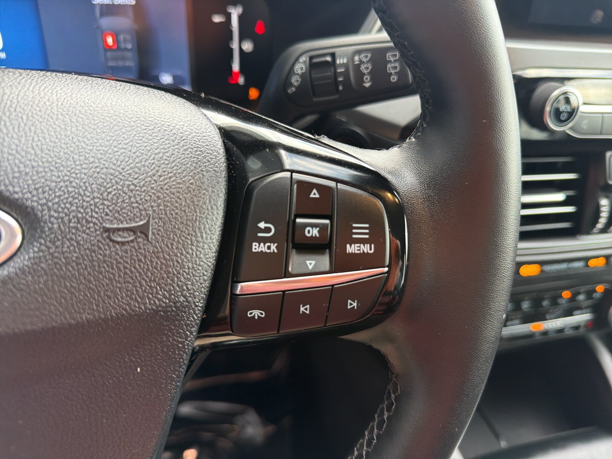 Certified 2025 Ford Escape Active AWD/4WD image 21