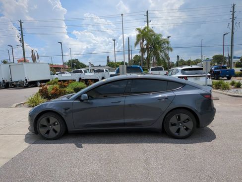 Used 2022 Tesla Model 3 Long Range AWD/4WD image 4