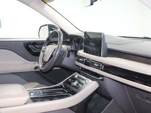 Used 2022 Lincoln Aviator Reserve image 33
