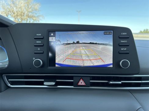 New 2025 Hyundai Elantra SE image 7