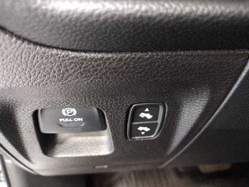Used 2022 RAM 1500 Laramie AWD/4WD image 30