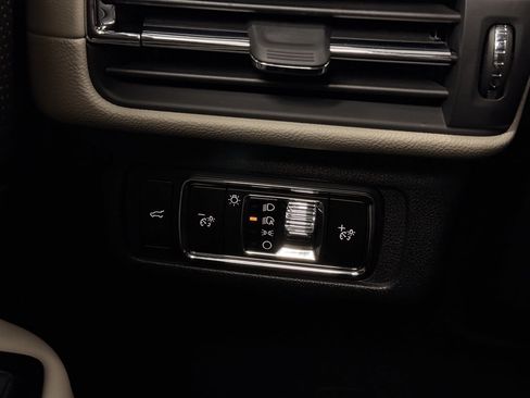 Used 2025 Lincoln Corsair AWD w/ Equipment Group 101A image 41