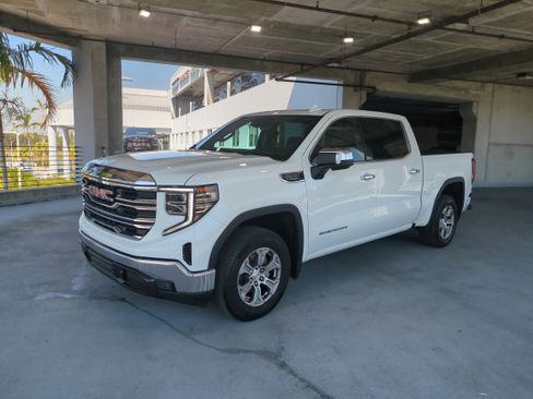 Used 2024 GMC Sierra 1500 SLT image 9