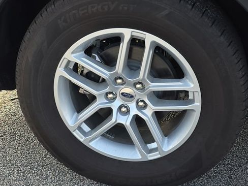 Used 2025 Ford Explorer Active w/ Active Comfort Package RWD image 10