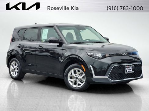 Certified 2025 Kia Soul LX image 1