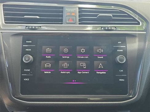 Used 2024 Volkswagen Tiguan SE R-Line FWD image 17