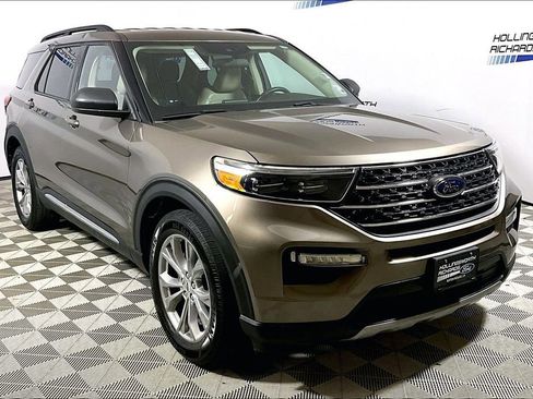 Used 2021 Ford Explorer XLT w/ Equipment Group 202A RWD image 3