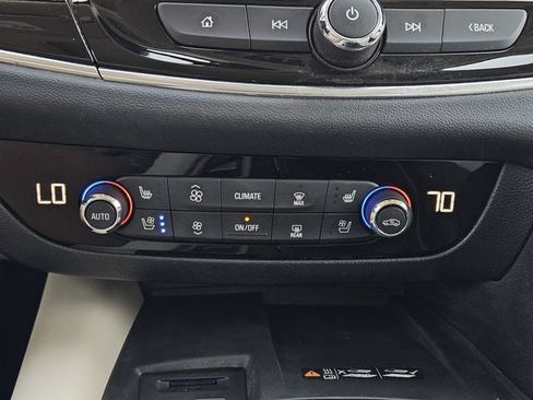 Used 2024 Buick Enclave Avenir w/ Avenir Technology Package AWD/4WD image 19
