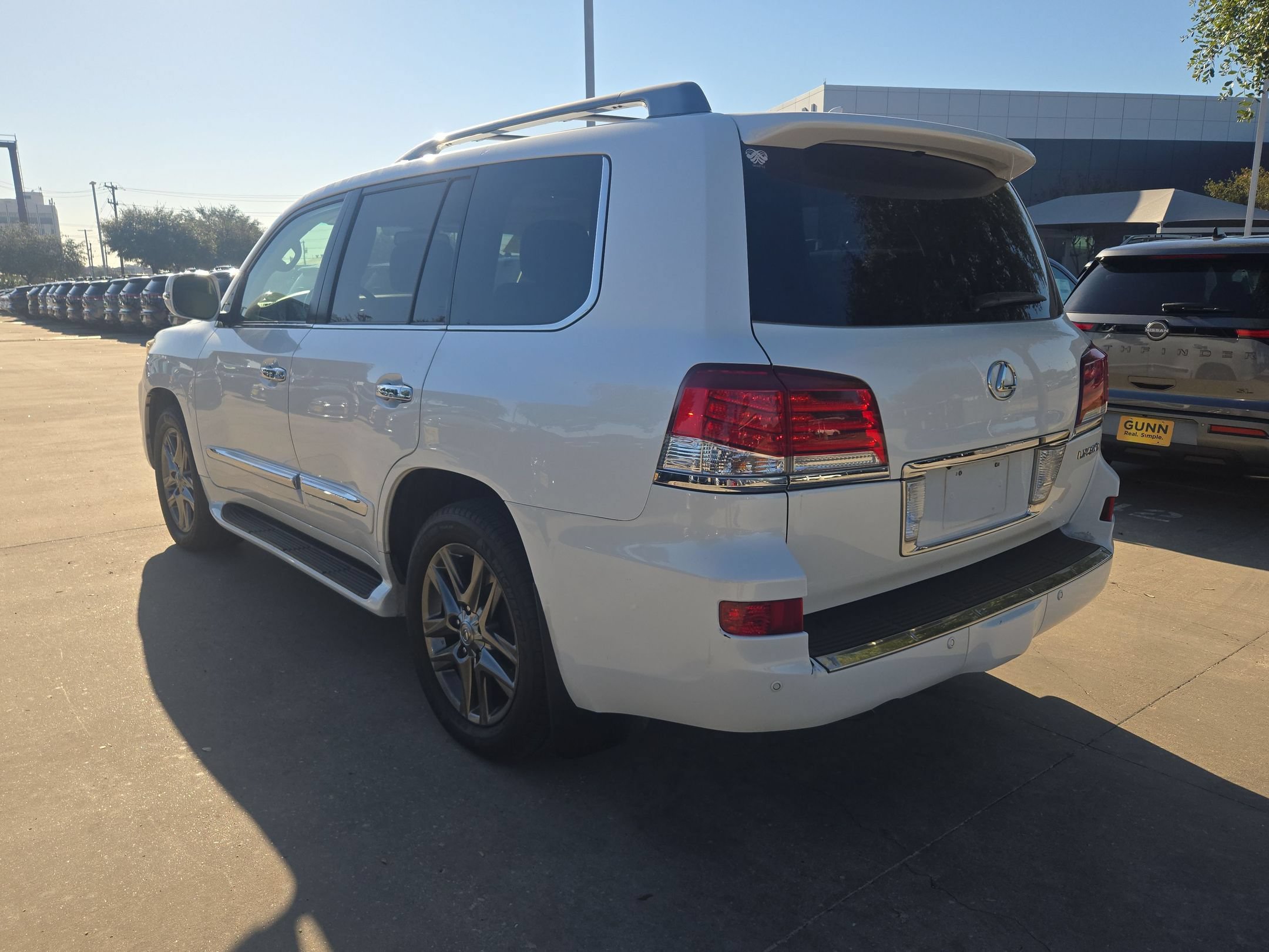 Used 2013 Lexus LX 570 4WD w/ Luxury Pkg image 5