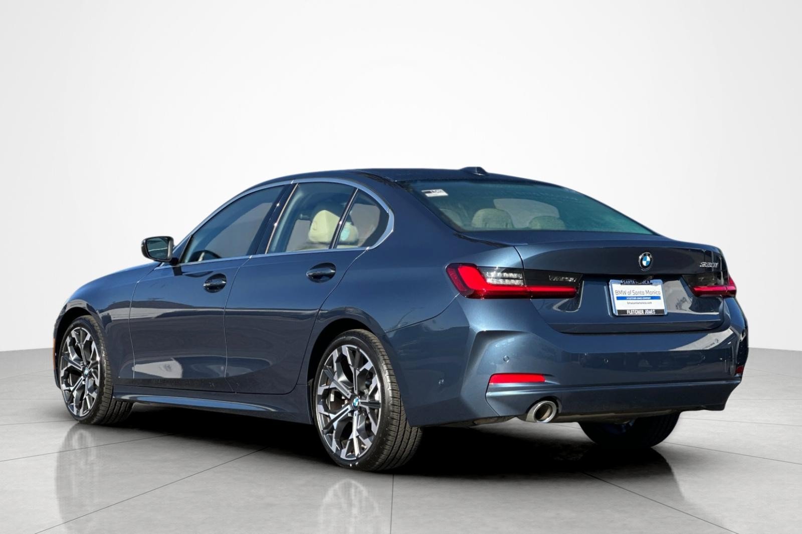 Used 2026 BMW 330i Sedan w/ Convenience Package RWD image 3