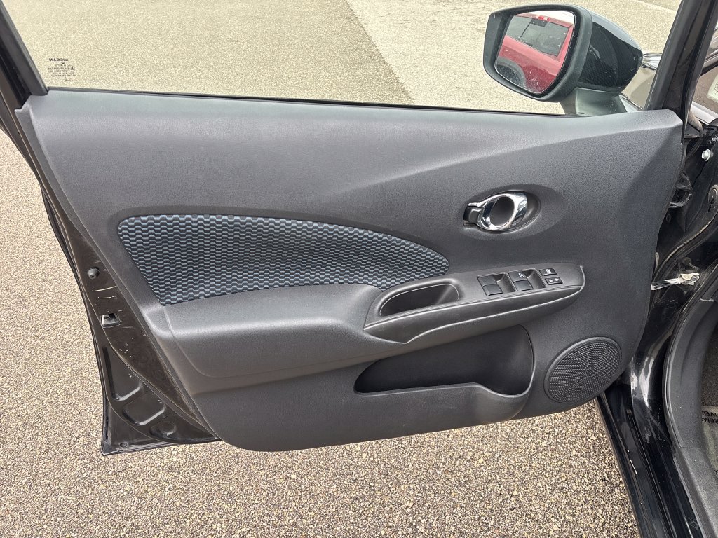 Used 2016 Nissan Versa Note SV FWD image 18