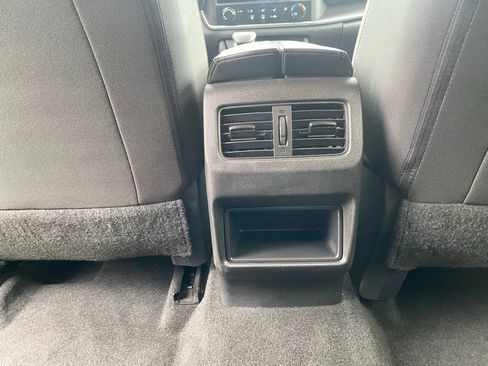 Used 2024 Nissan Rogue S AWD/4WD image 29