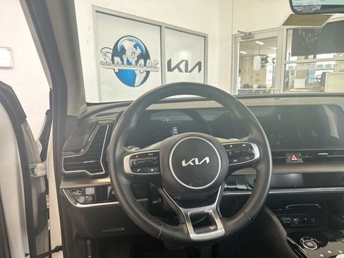 Certified 2025 Kia Sportage EX w/ EX Premium Package AWD/4WD image 13