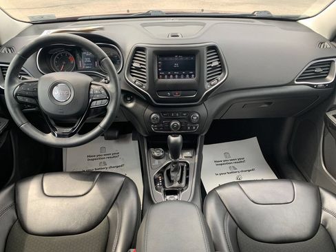 Used 2019 Jeep Cherokee Latitude Plus AWD/4WD image 15