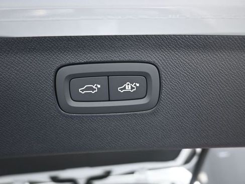 Used 2026 Volvo XC90 B6 Plus w/ Protection Package Premier image 26