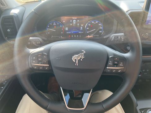 Used 2024 Ford Bronco Sport Outer Banks w/ Tech Package image 19