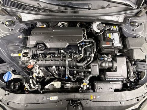Used 2024 Hyundai Elantra Limited FWD image 31